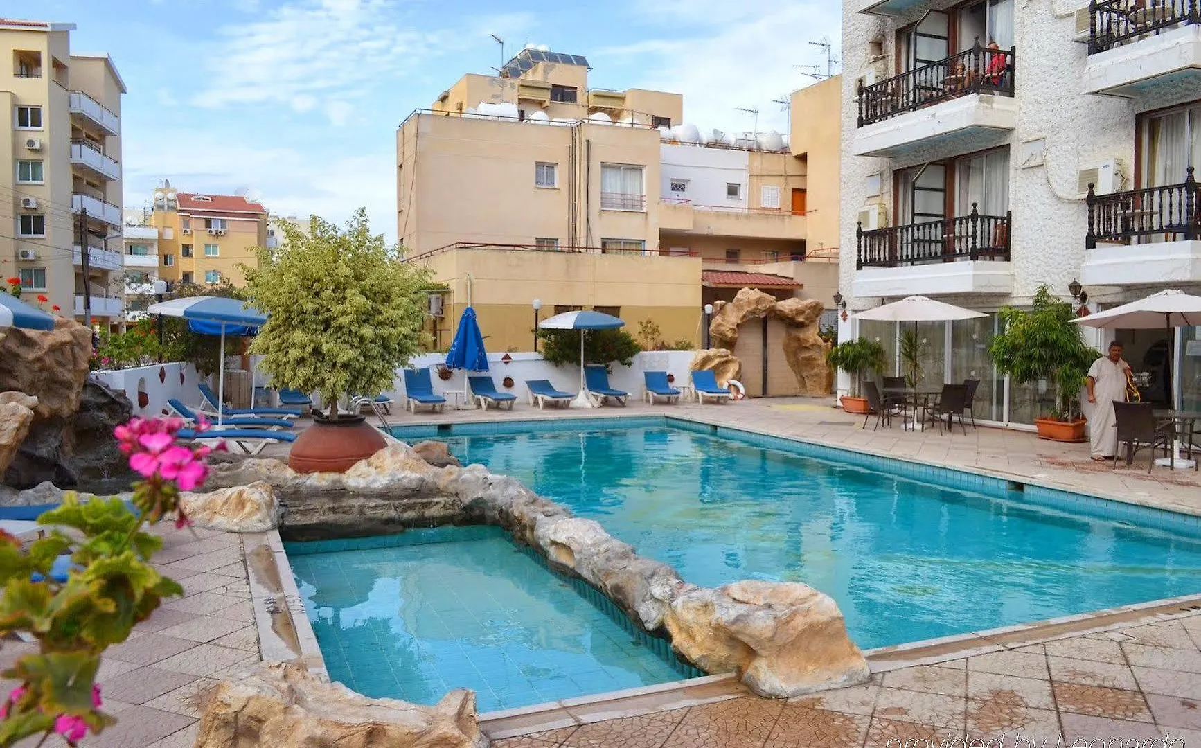 Hotel Best Western Plus Larco Larnaka 2*,
